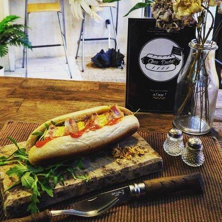 Chez Dude le Hot Dog Français